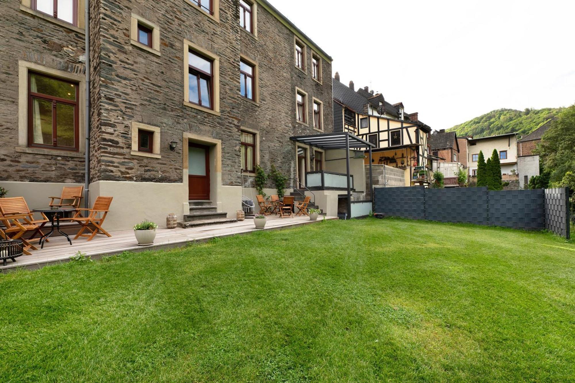 Apartment Alte Stadtvilla Am Weinberg 3 *